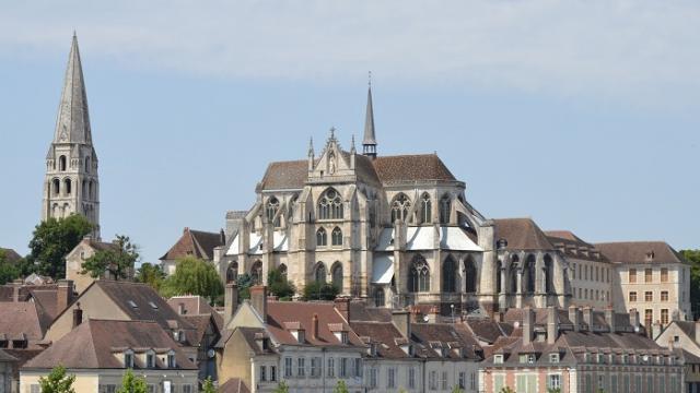 Abbaye Saint-Germain Statue Vitraux