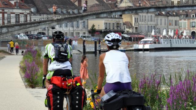 Cyclistes à Auxerre