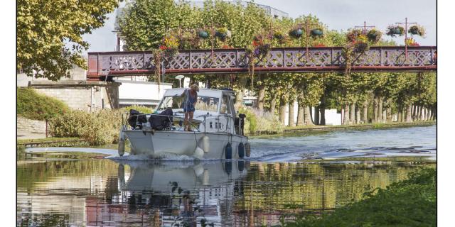 migennes-89-canal-de-bourgogne-la-passerelle-jf-lamy.jpg