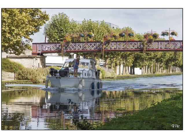 migennes-89-canal-de-bourgogne-la-passerelle-jf-lamy.jpg