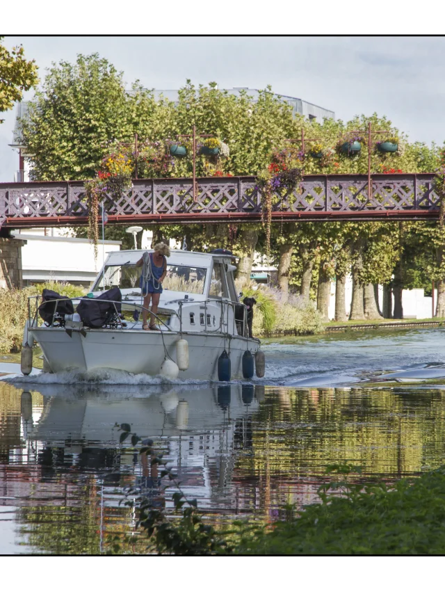 migennes-89-canal-de-bourgogne-la-passerelle-jf-lamy.jpg