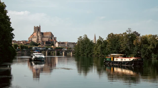 Pénichettes canal du Nivernais à Auxerre