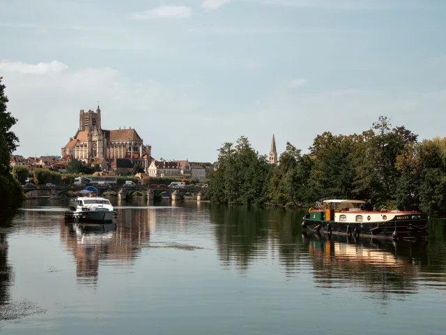 Pénichettes canal du Nivernais à Auxerre