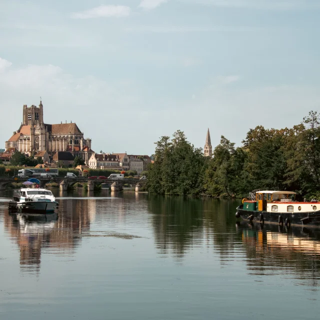 Pénichettes canal du Nivernais à Auxerre