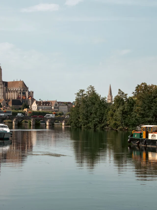 Pénichettes canal du Nivernais à Auxerre